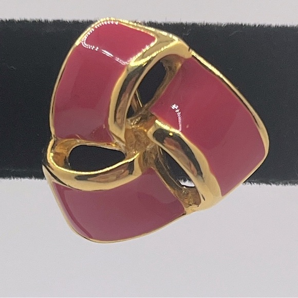 Vintage, gold tone and pink enamel clip on earrings with screws. Signed JS - Picture 9 of 11